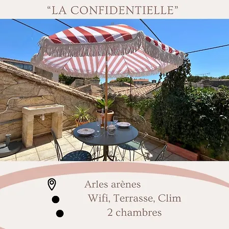 La Confidentielle Centre Ville Arles Terrasse Exterior photo